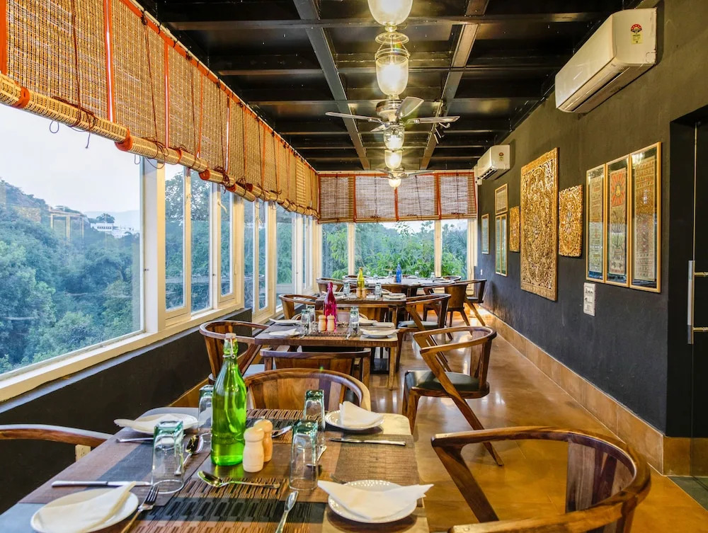 Tripli Hotels Shiv Villas