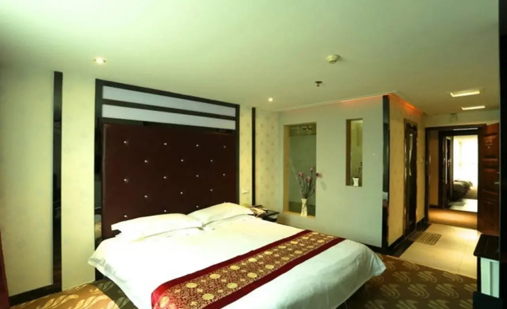 Yunjin Business Hotel (Guilin Railway Station Liangjiang Sihu Branch)