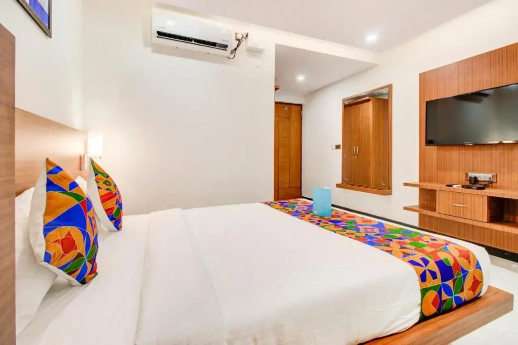 FabHotel Ivory Pearl - Nr Sony Signal