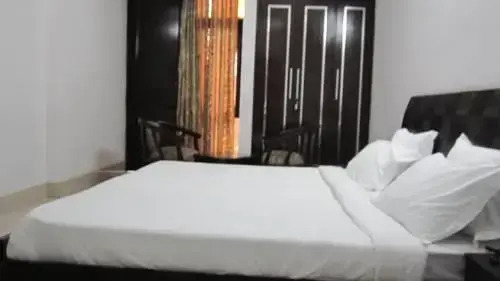 Khushi Inn Bed & Breakfast