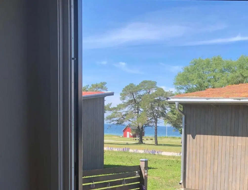 Gotland Tofta, Stuga med superläge! Havsutsikt på Tofta strand mindre än 10 minuter till en av Sveriges högst rankade golfbana