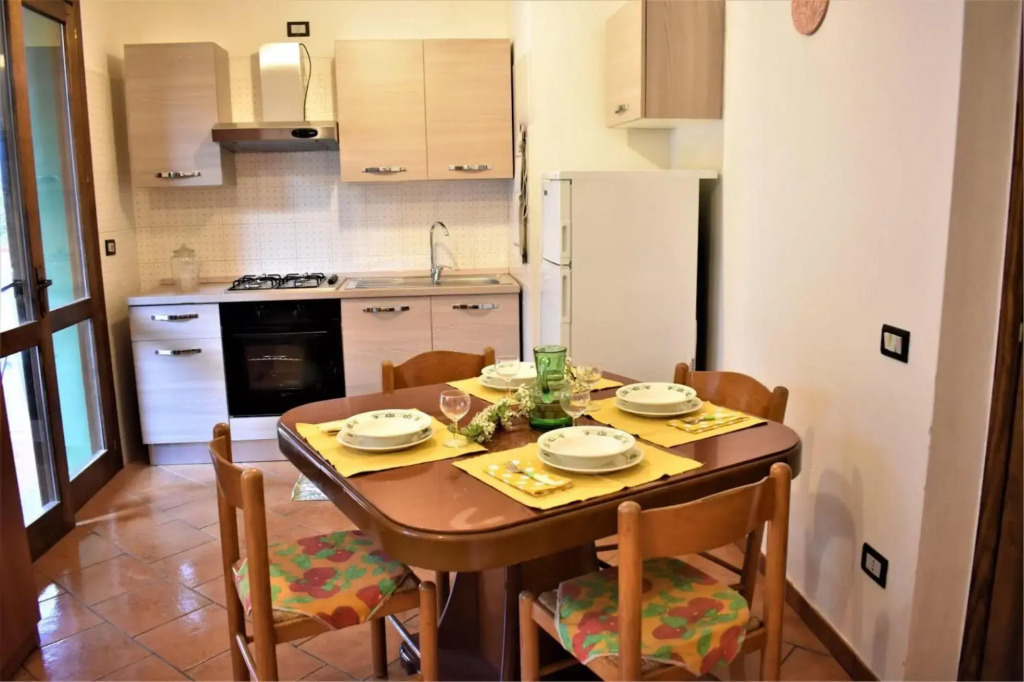 HOLIDAY HOME Marte 2 surrounded by greenery  6 beds-Casa  vacanze Marte 2