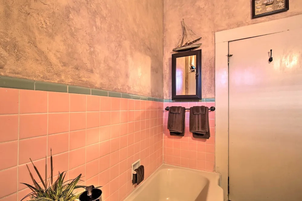 San Antonio Rental w/ Courtyard: Walk to Riverwalk