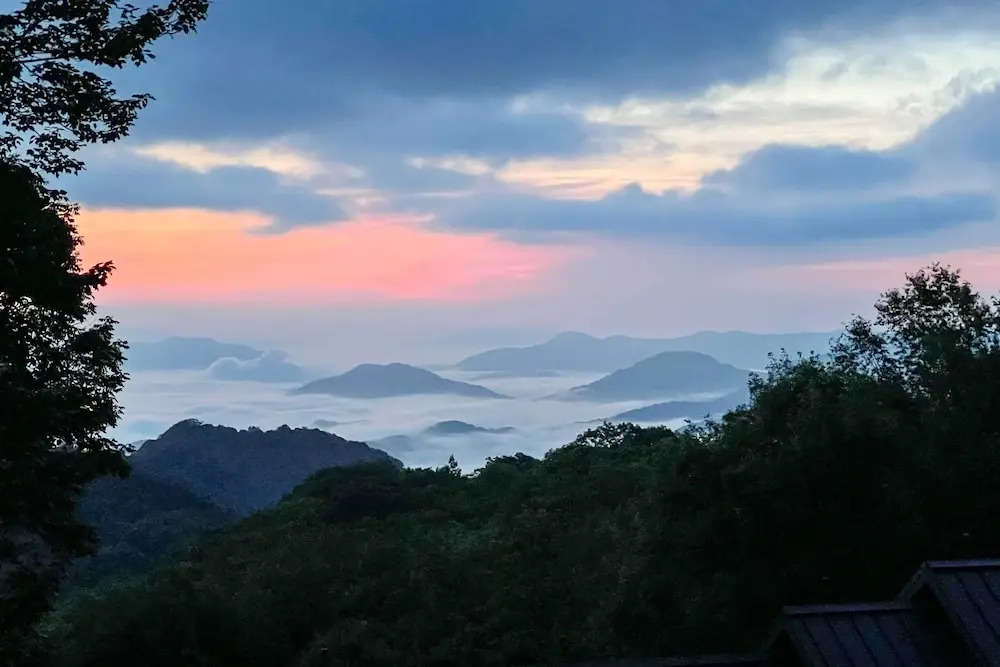 Luxe Lodge Near Smoky Mountains: Views & Hot Tub!