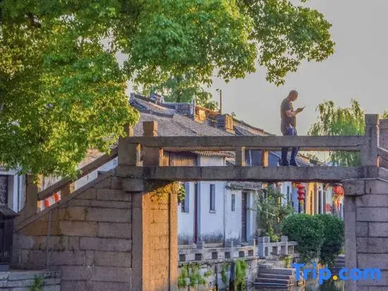 Xitang Yunlaiji Riverside Art Hotel (Xitang Guzhen Store)