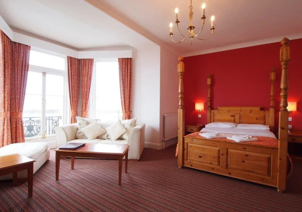 The Chatsworth Hotel