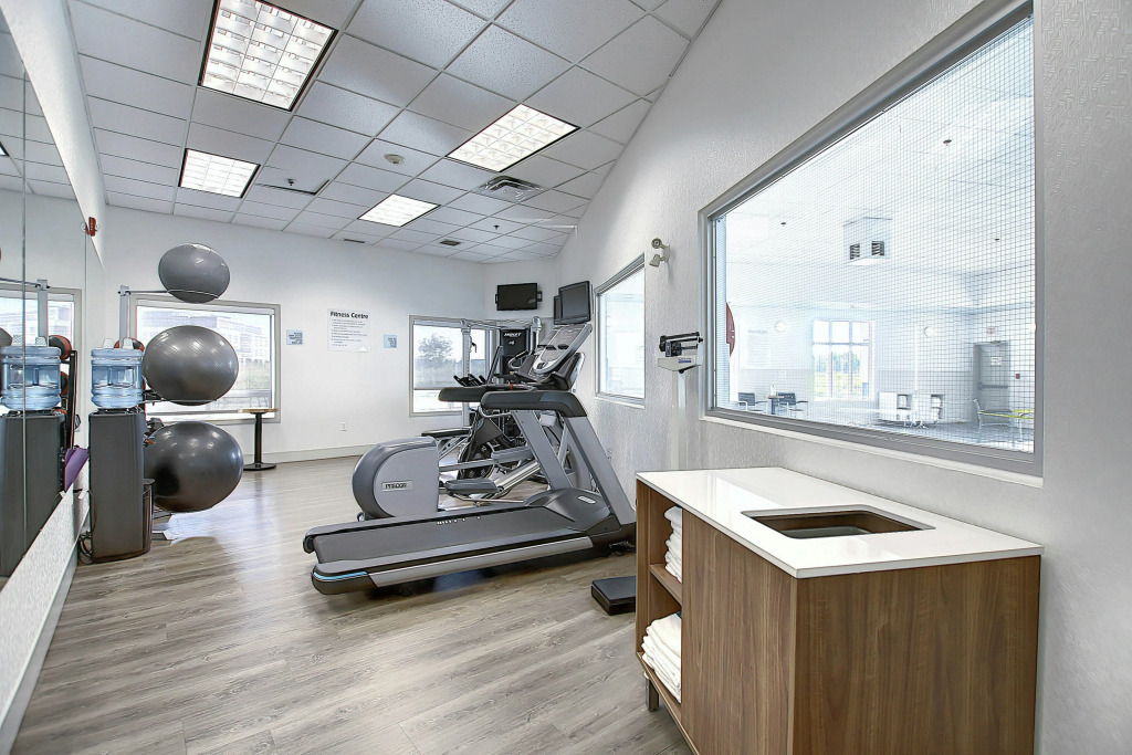 Holiday Inn Express Airport Calgary by IHG