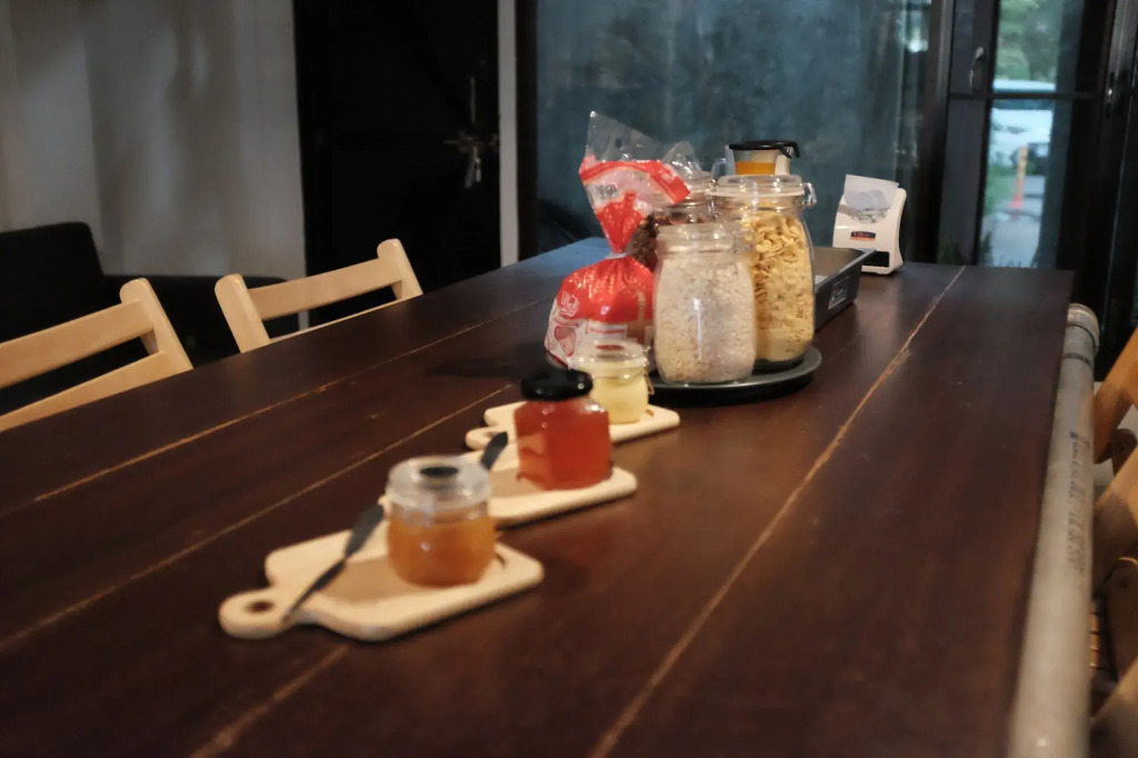 Box Hostel N Cafe