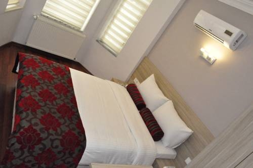 Apartment w/ New Furnitures Next to Istiklal Street and Taksim Square