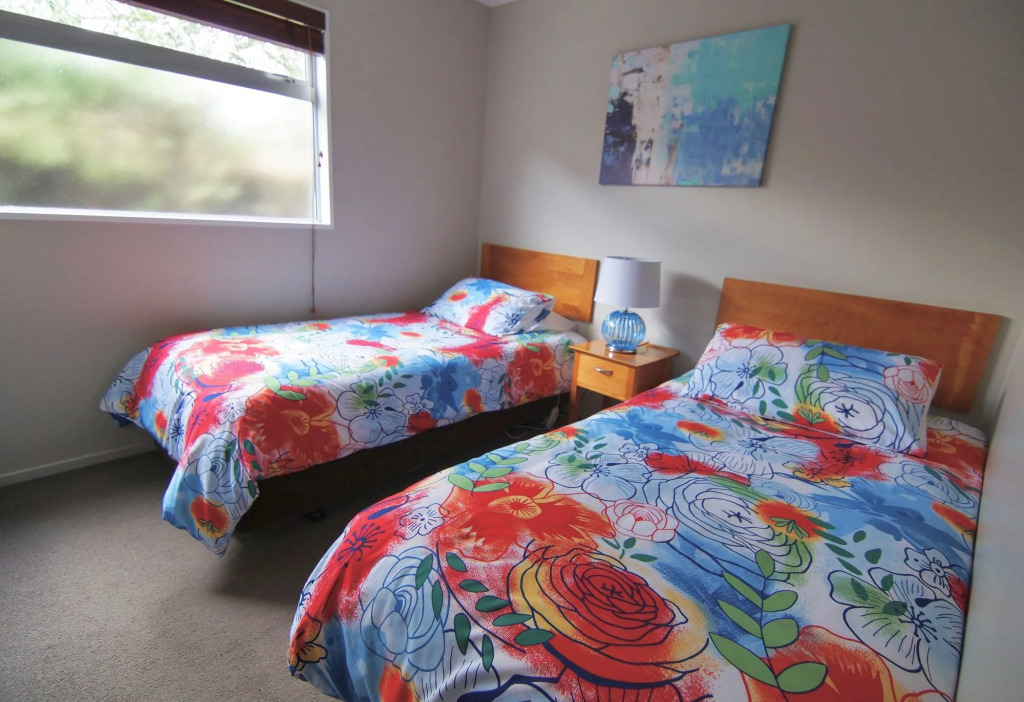 Sumner Bay Motel