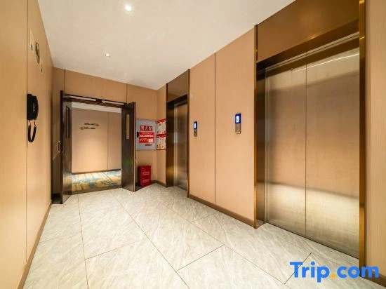 Starway Hotel (Chengdu Xihua University Tongsen Jinxi)