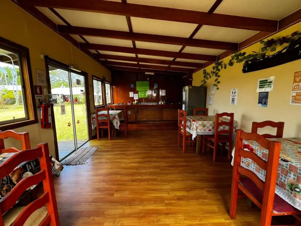 Camping Hostal Tipanie Moana Aeropuerto Centro