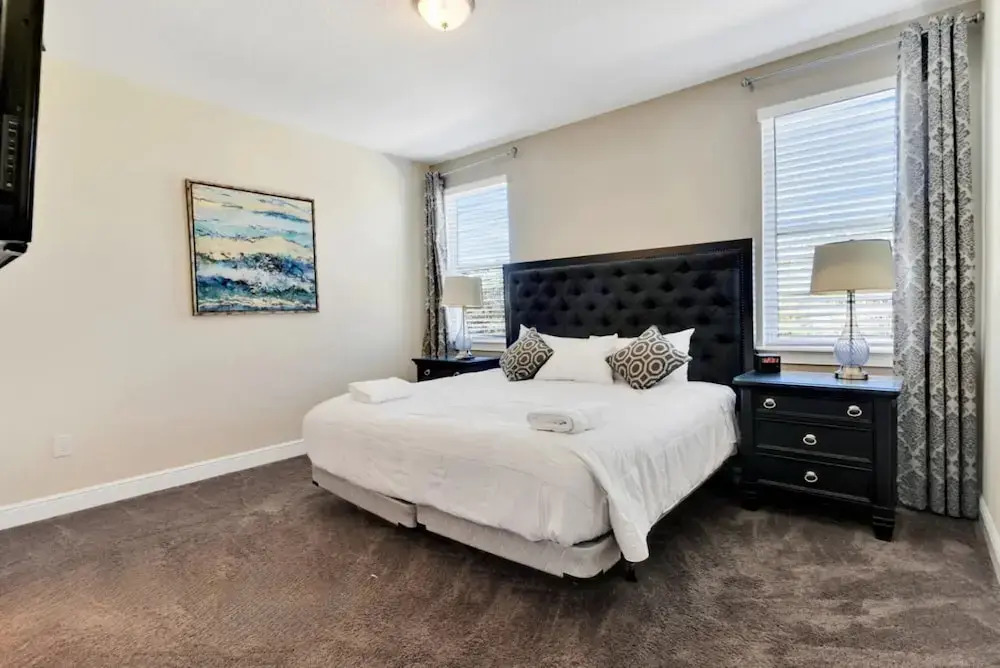 491-8-ld-private Pool With Game and Movie