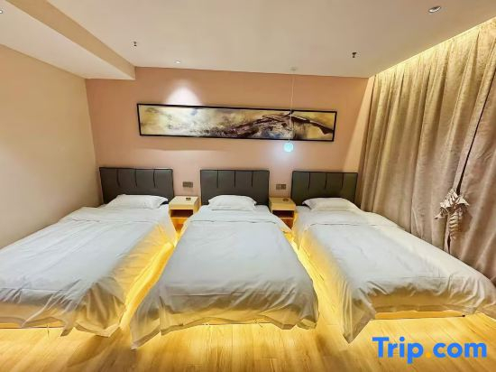 Lianhua Zhishang Hotel