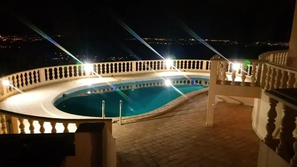 Elegant family house in Loulé with private pool