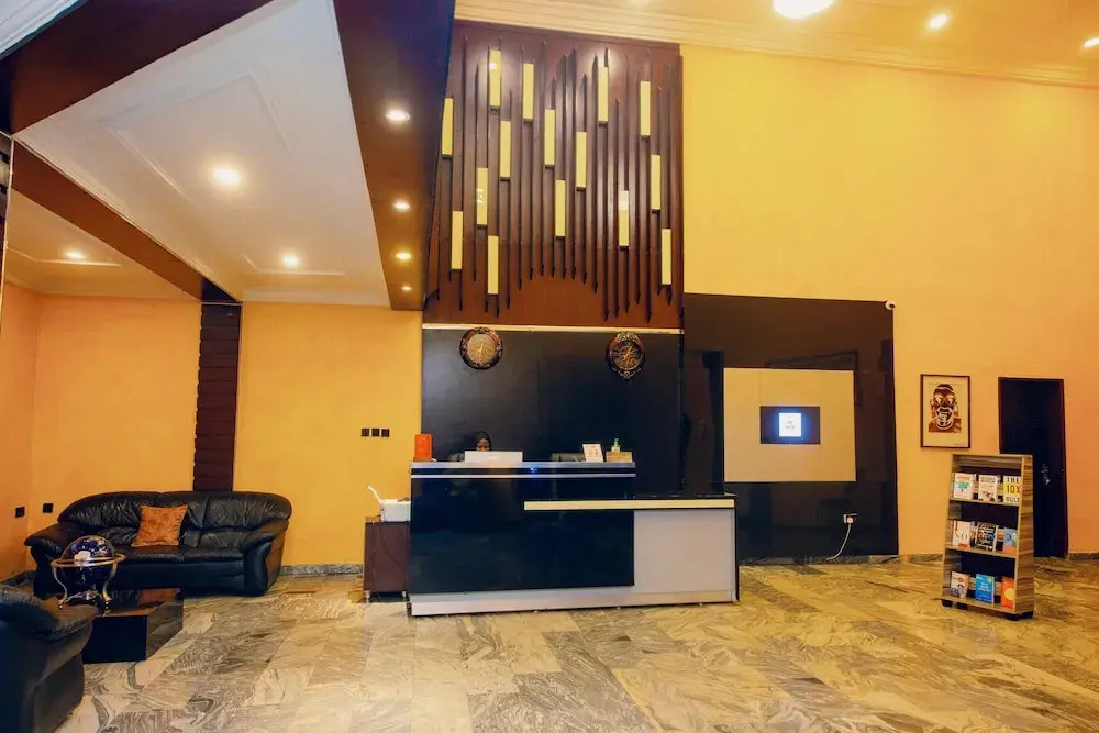 Ovic Hotel