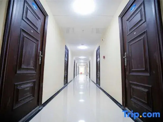 Mu'en Loft Light Luxury Apartment (Qingdao North Railway Station)