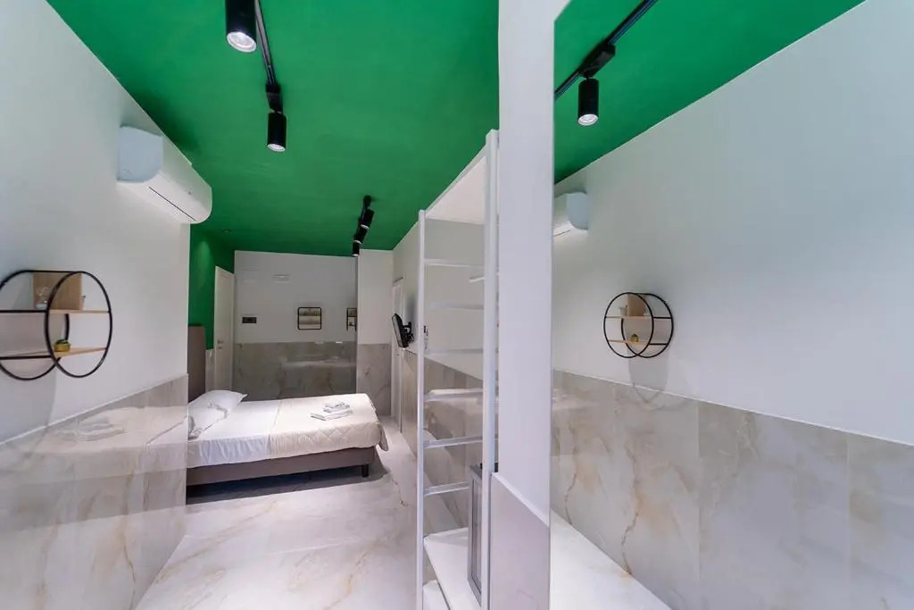 P.C. Boutique Medina H. Napoli Centro, by Clapa Group