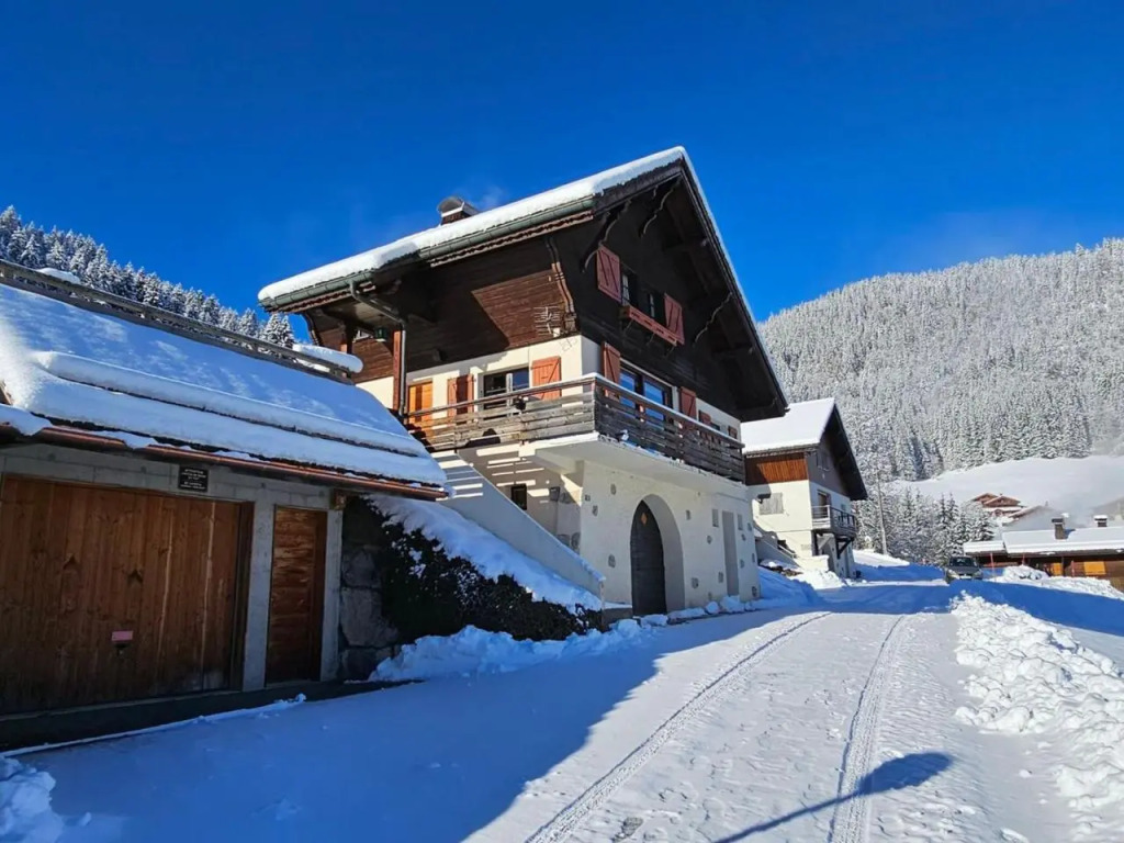 Chalet La Clusaz, 5 pièces, 8 personnes - FR-1-304-108