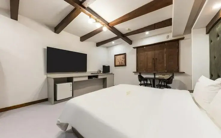 Cheongju Beukmeunro Toronto Hotel