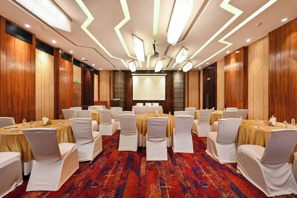 Fariyas Hotel Mumbai , Colaba