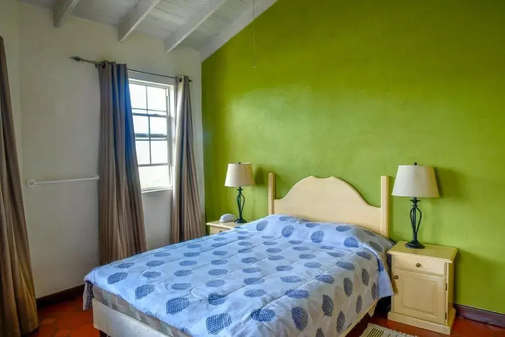 Two Bedroom Apartment With Pool Located Near the Beach and Kensington Oval