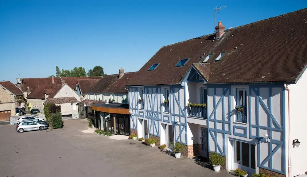 Logis Hôtel Restaurant Aux Maisons