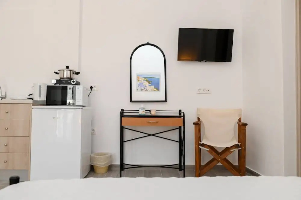 Enjoy the Santorini Life Vibrant Studio