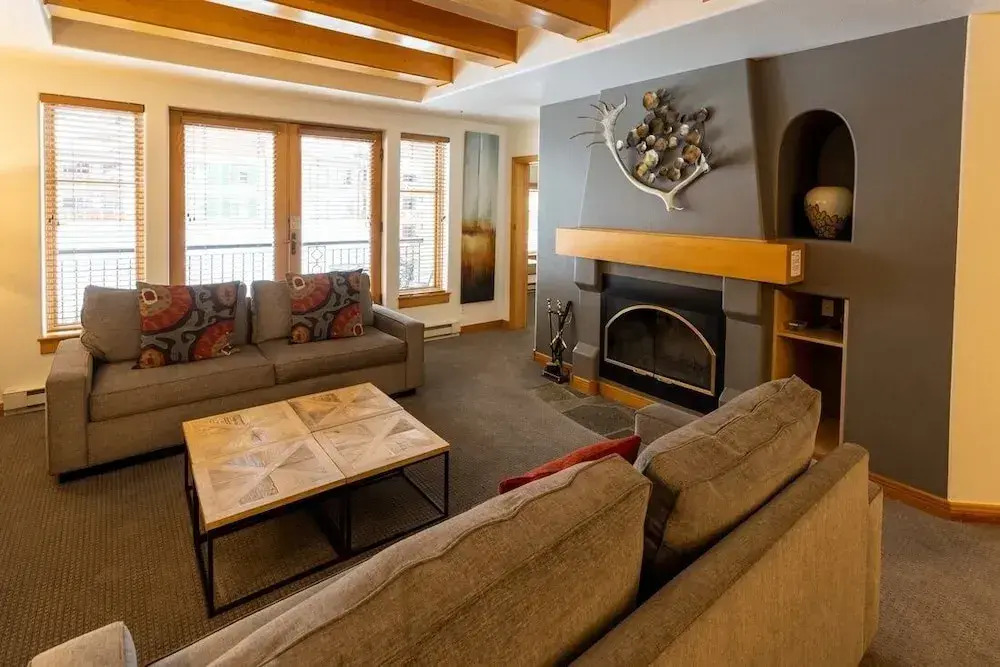 4315A - One Bedroom Deluxe Creekside Condominiums 1 Condo