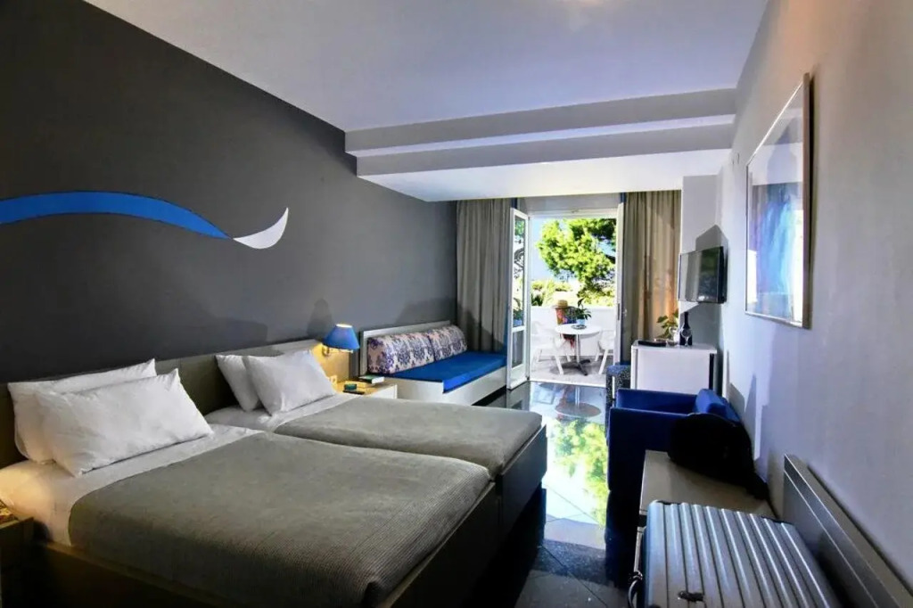 Mantenia Hotel