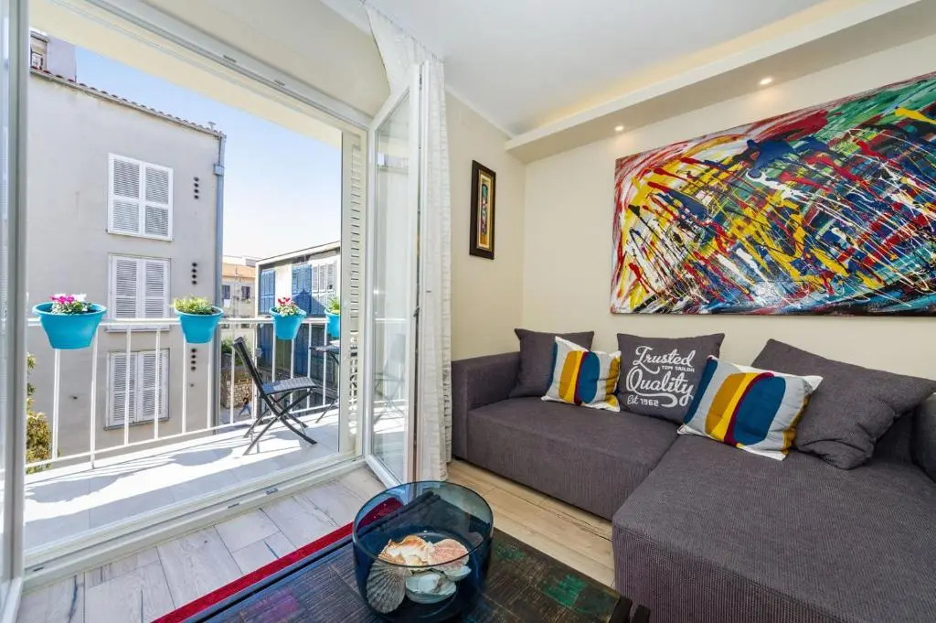 Ema 2Br Apt. In Old Town Centre