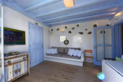 Ivi Mykonean Suites Ornos