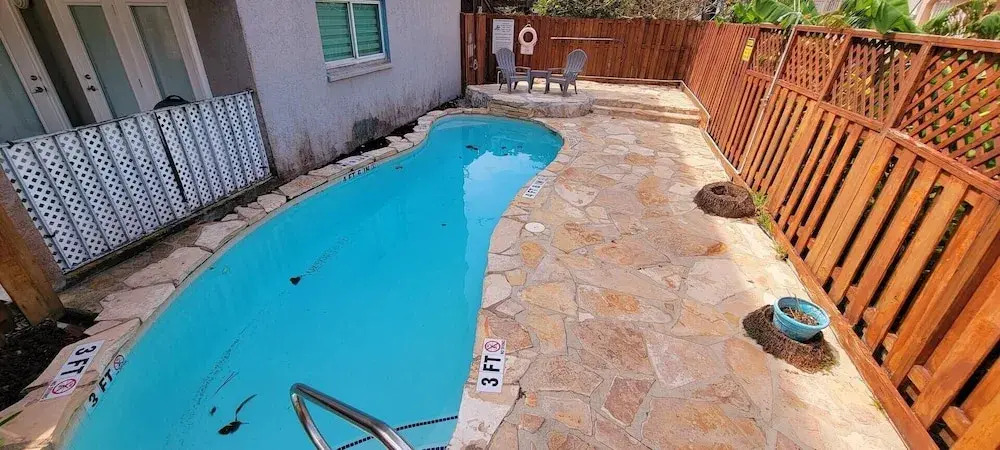 50 Yards to Beach Oversized W/pool Very Clean 2 Bedroom Home by Redawning