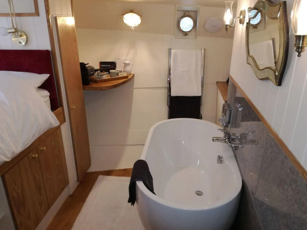Hotel Barge Waternimf