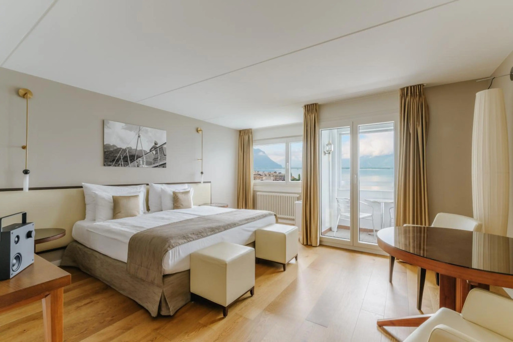 Hotel Mona