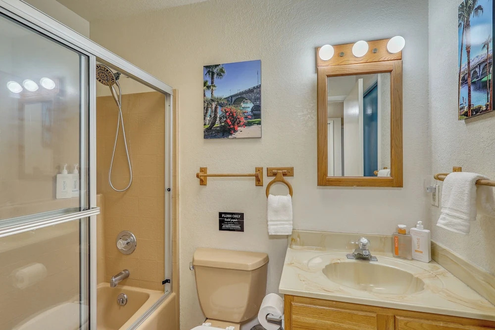 Quiet Home w/ Spacious Yard in Lake Havasu City
