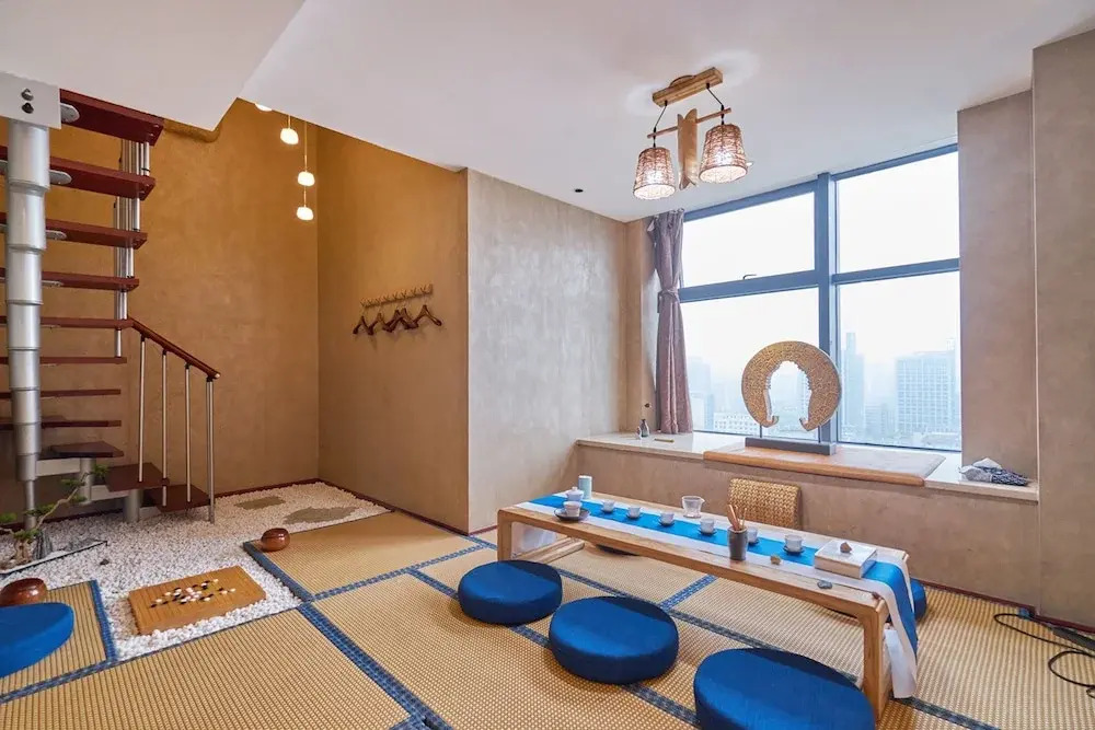 Summer Flower Apartment