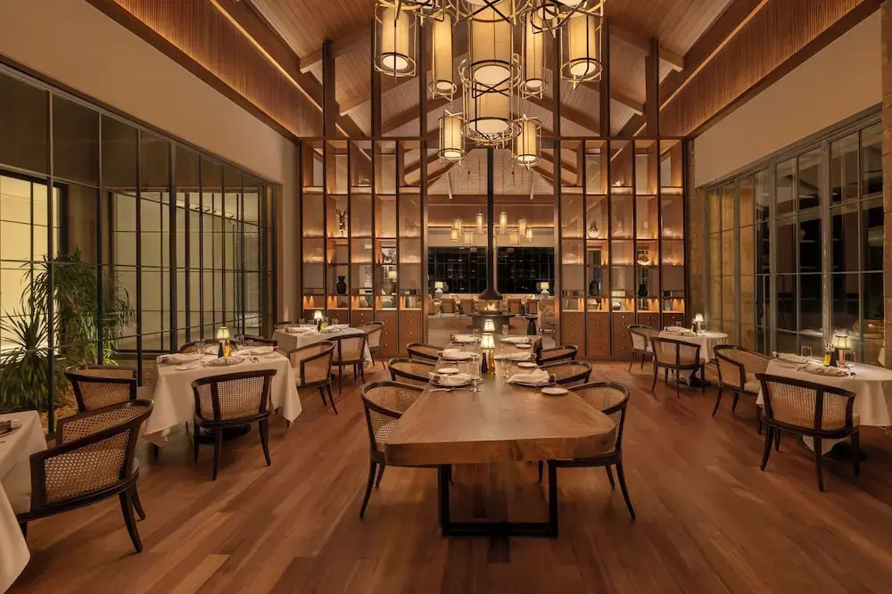 The Oberoi Vindhyavilas Wildlife Resort, Bandhavgarh