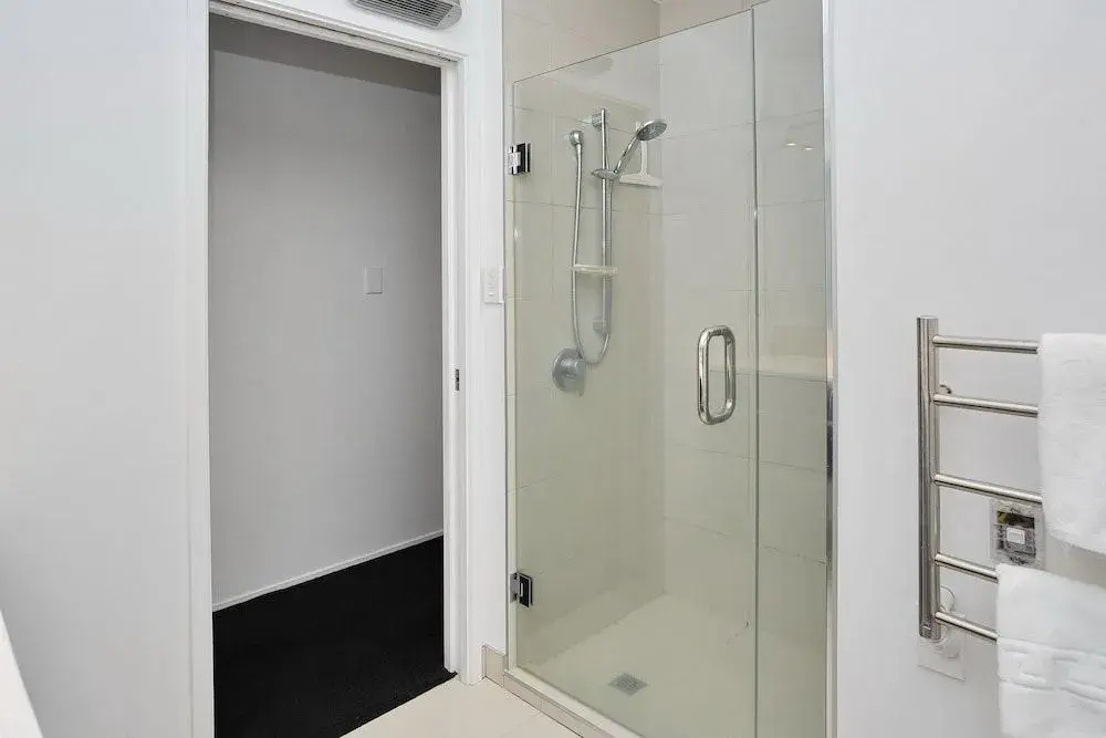 Relaxed 3BR Hideaway - Outdoor Living & Pets - Christchurch Holiday Homes