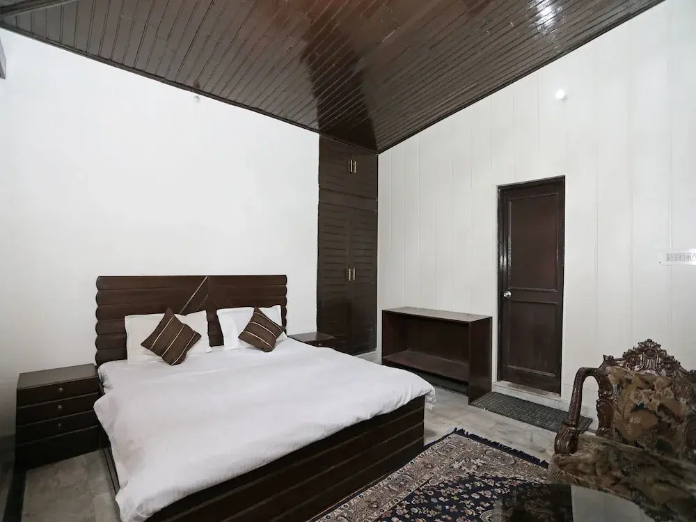 OYO 13157 Home 2BHK Lake View Ayarpatta Nainital