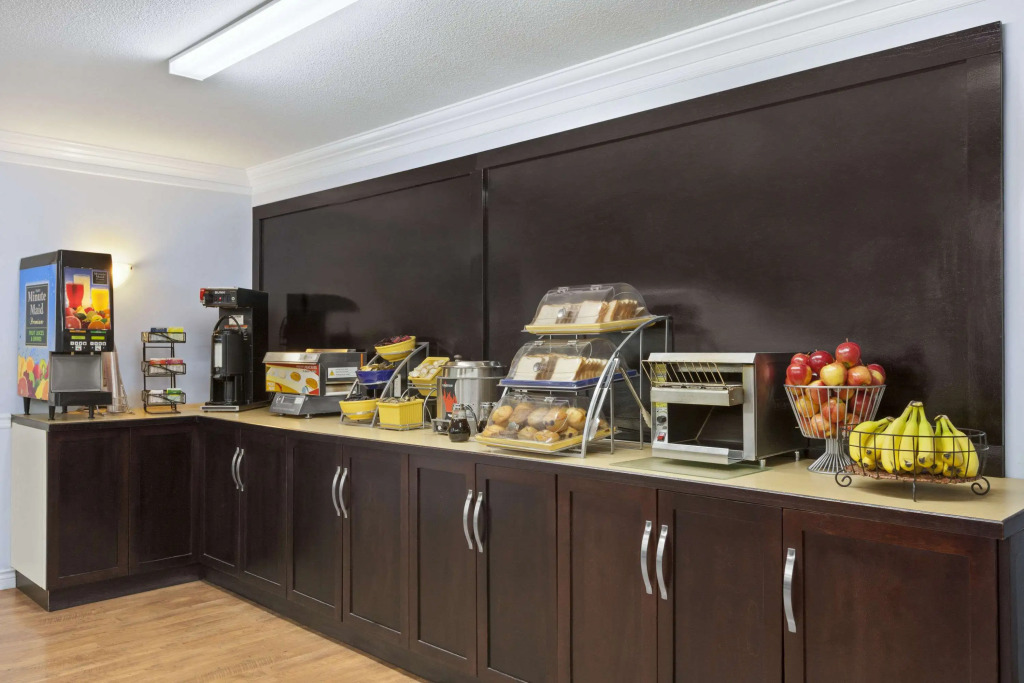 Days Inn by Wyndham Kelowna