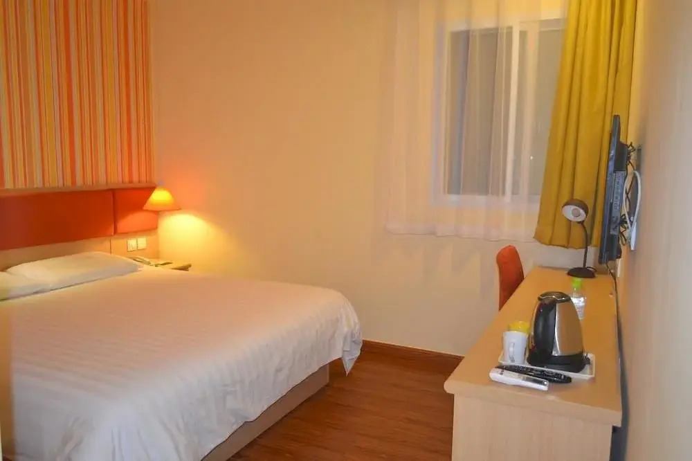 Home Inn Beijing Dongba Airport No. 2 Expressway