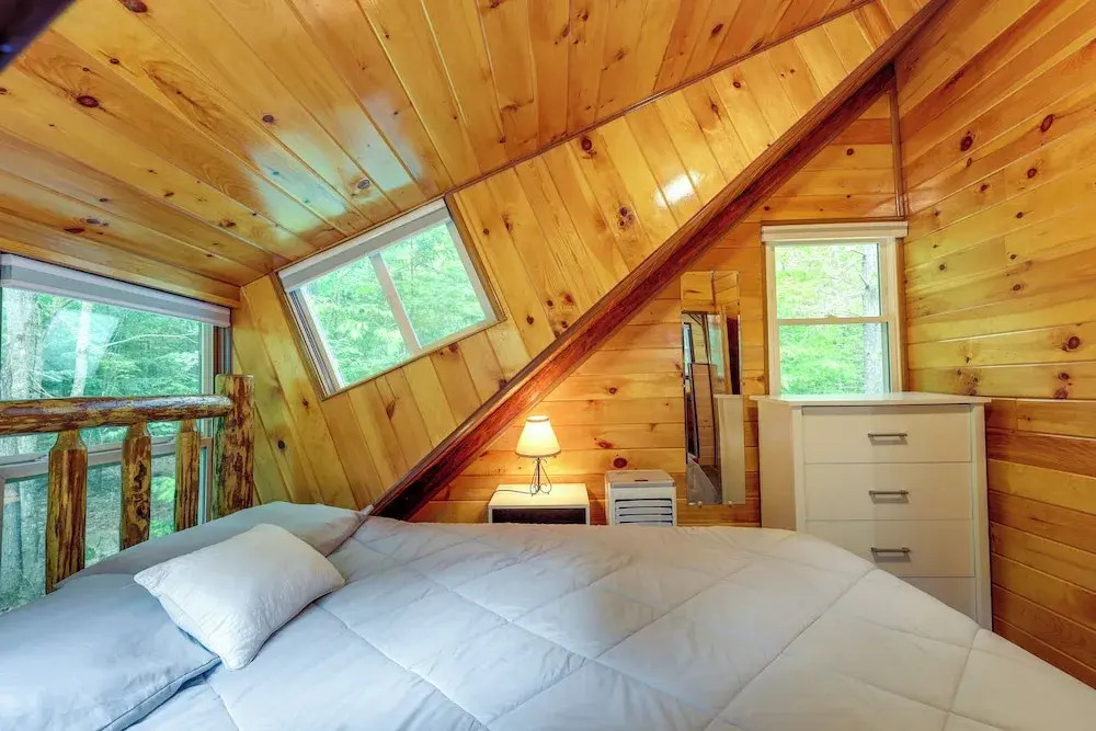 Cozy Elizabethtown Cabin w/ Fire Pit