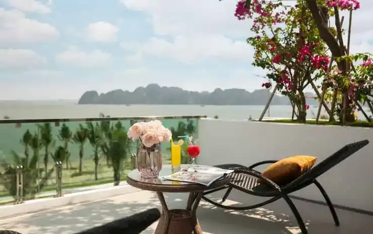 Tuan Chau Kingly Villa