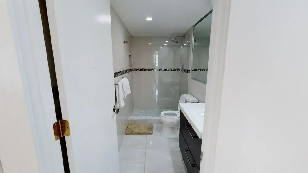 Premium 2 Bedroom +den Apartment Or-202