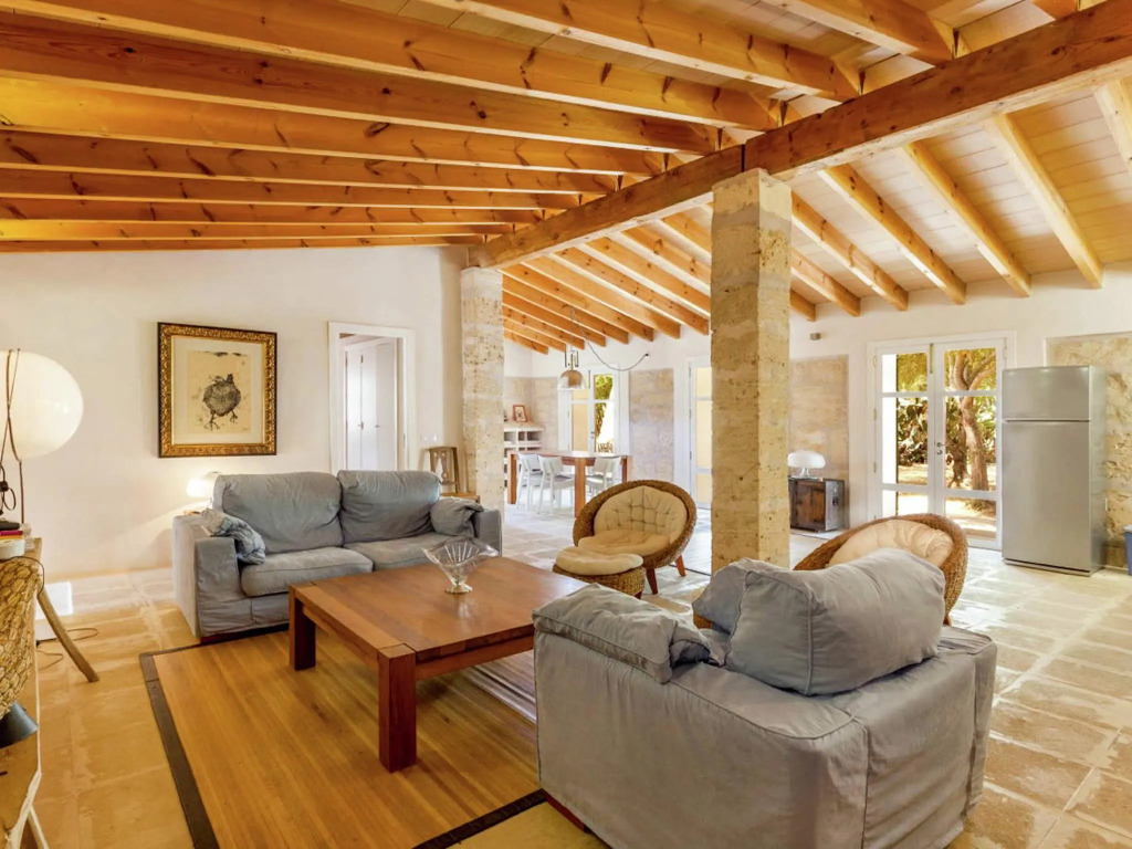 This finca has its own private access to the beautiful sandy beach Es Trenc