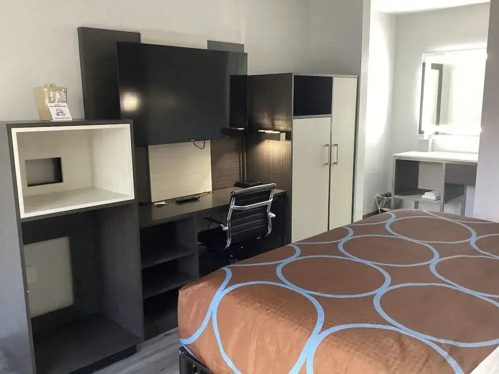 Super 8 By Wyndham Baltimore Northwest