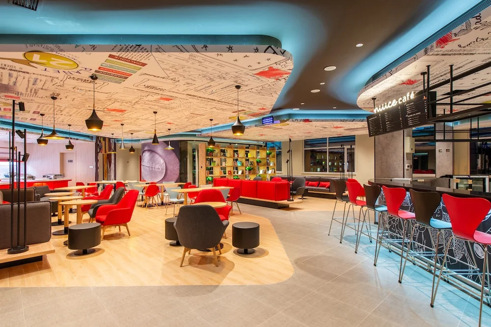 Hotel Ibis Dalian Yida Spring Field Hotel
