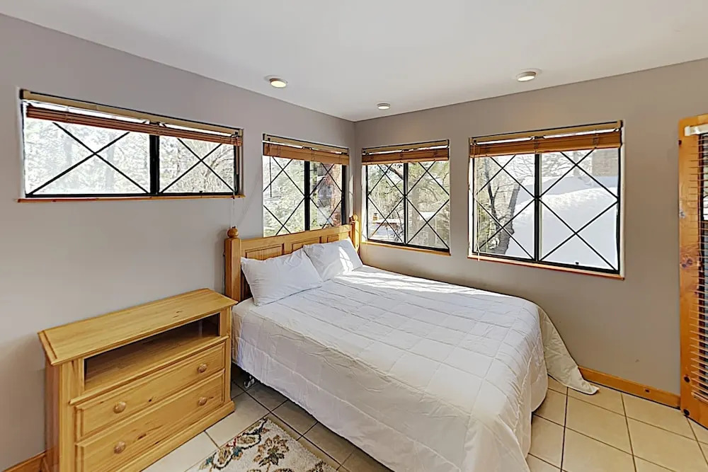 New Listing! Lake Getaway W/ Private Hot Tub 5 Bedroom Home