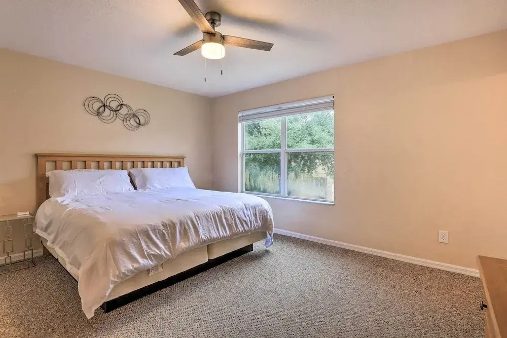 Townhome w/ Resort Amenities in Davenport!